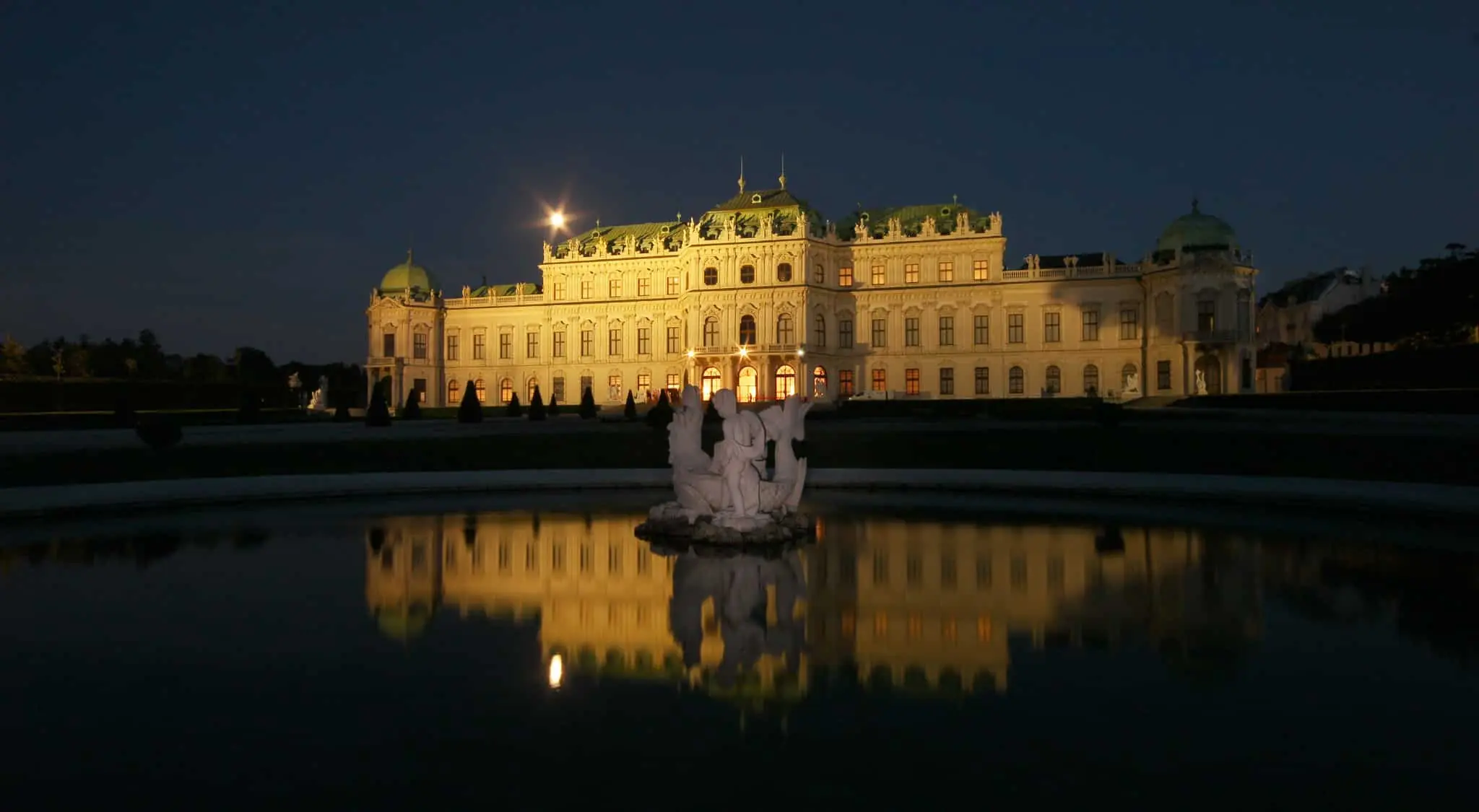 Schloss belvedere bei nacht 1