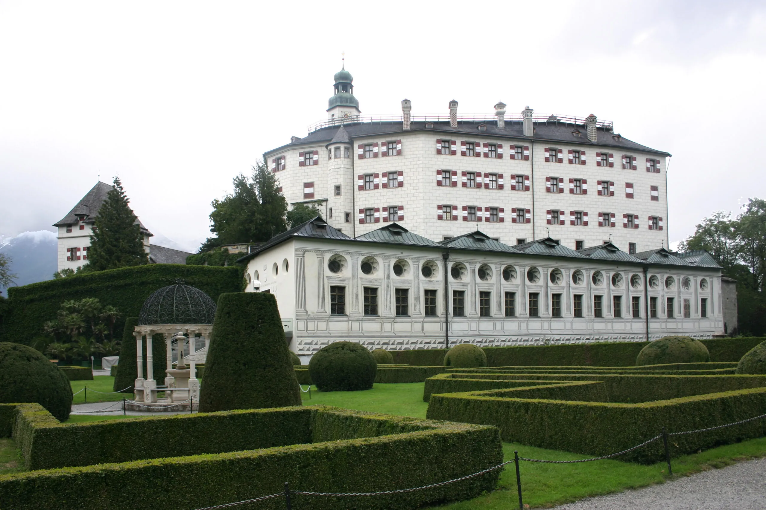 Innsbruck-Schloss Ambras